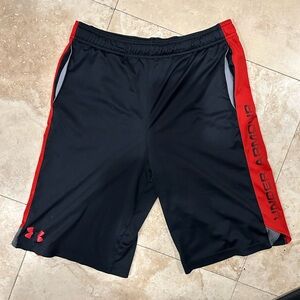 Under Armour Black and Red Athletic Shorts Youth Large L Mens S small elastic